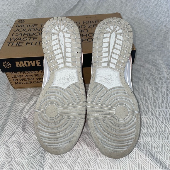 Womens next nature Nike dunks size womens 8.5. Never worn - Picture 4 of 4
